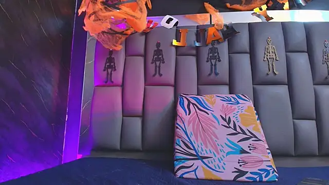 kissme luna online show from November 2025 07:38:01 PM