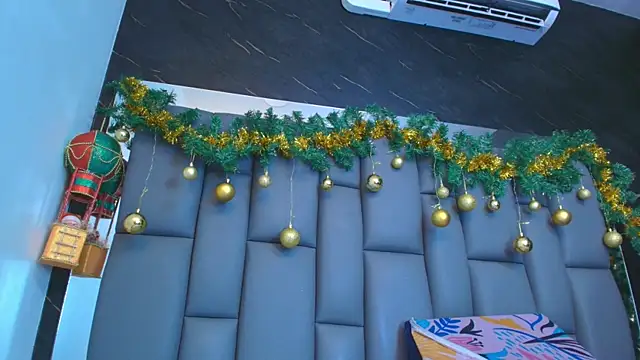 kissme luna online show from December 2025 07:08:02 PM