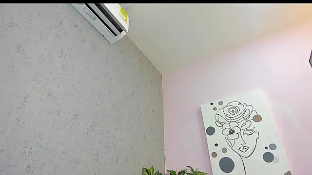 kissme luna online show from February 2026 07:07:01 PM