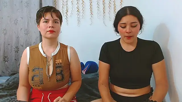 Snapshot of AmbarAndValery chatting on September 2025 02:57:01 AM AmbarAndValery online show from September 2025 02:57:01 AM