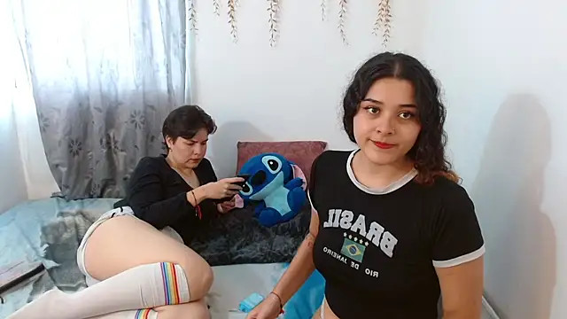 Snapshot of AmbarAndValery chatting on November 2025 08:30:01 PM AmbarAndValery online show from November 2025 08:30:01 PM