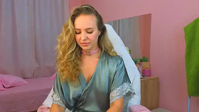 Hloya Mei online show from October 2025 12:30:02 AM