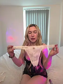 SexySaraxxoo online show from November 2025 10:15:01 AM