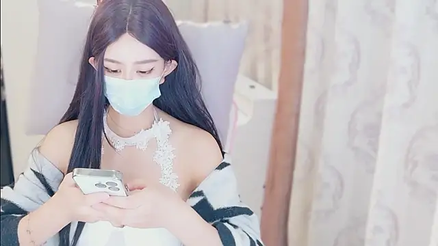 Aurora-77 online show from November 2025 03:58:01 PM