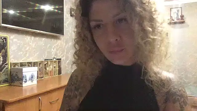 Snapshot of Olyviaa chatting on July 2026 05:18:02 PM Olyviaa online show from July 2026 05:18:02 PM