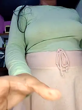 girlpee online show from December 2025 06:47:02 PM