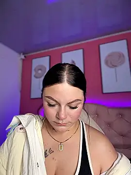 Snapshot of Megaan__More chatting on January 2026 01:43:01 AM Megaan More online show from January 2026 01:43:01 AM