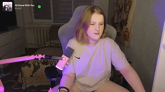 Snapshot of OliviaBlade chatting on October 2025 01:10:02 PM OliviaBlade online show from October 2025 01:10:02 PM