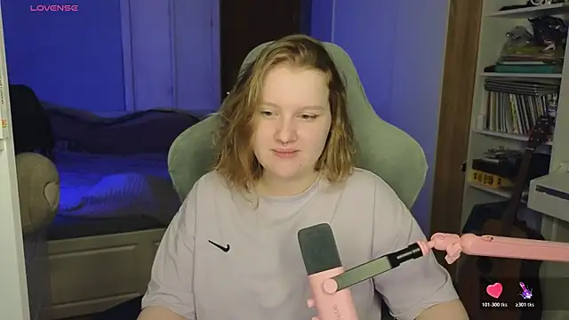 Snapshot of OliviaBlade chatting on November 2025 02:16:01 PM OliviaBlade online show from November 2025 02:16:01 PM