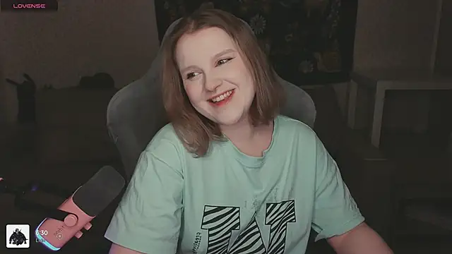 Snapshot of OliviaBlade chatting on December 2025 02:04:01 PM OliviaBlade online show from December 2025 02:04:01 PM