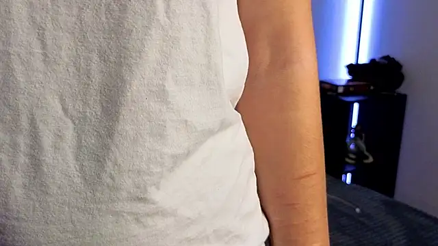 Snapshot of sunsh11ne chatting on October 2025 02:24:02 PM sunsh11ne online show from October 2025 02:24:02 PM