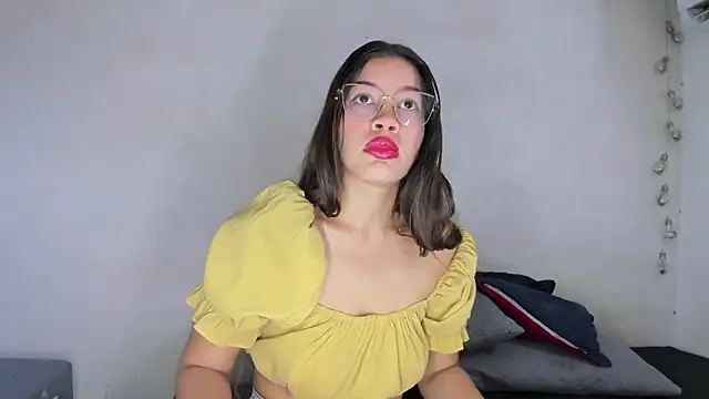 incogniitolove  online show from April 2026 06:05:02 PM