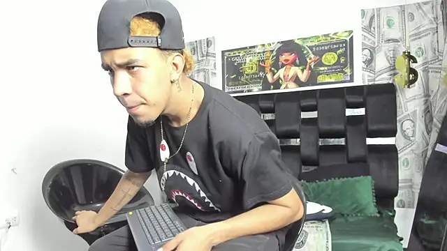 Latin straight0 online show from October 2025 04:24:01 AM