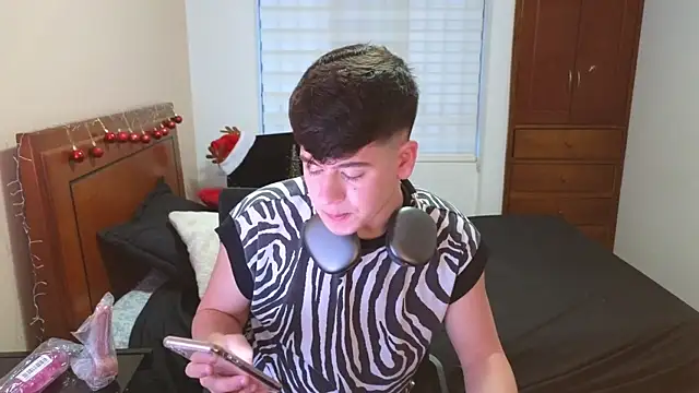 tightncuteass online show from November 2025 10:30:01 PM