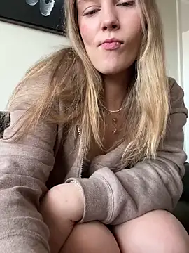 AllesandraLove online show from February 2026 07:56:02 PM