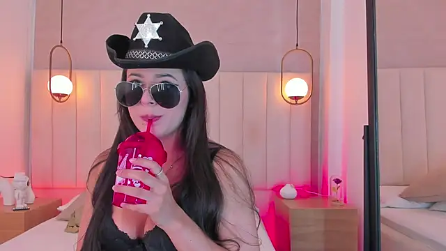 Snapshot of Dream_nena chatting on October 2025 07:51:01 PM Dream nena online show from October 2025 07:51:01 PM