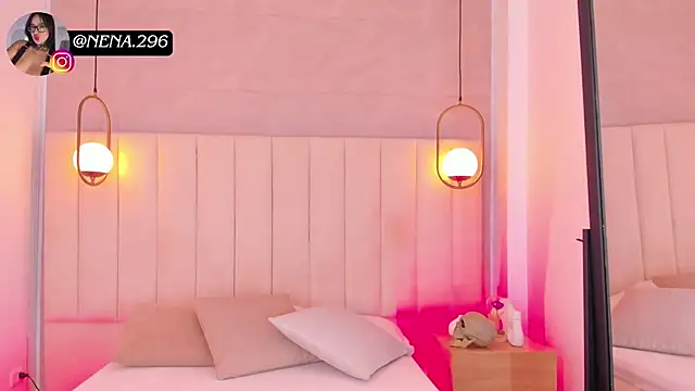 Snapshot of Dream_nena chatting on November 2025 08:09:02 PM Dream nena online show from November 2025 08:09:02 PM