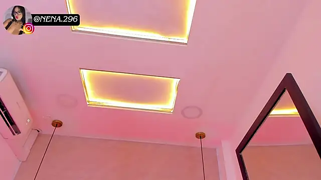 Snapshot of Dream_nena chatting on November 2025 07:57:01 PM Dream nena online show from November 2025 07:57:01 PM