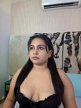 IvannaaVega online show from October 2025 05:08:02 AM