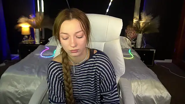 FoxyMayy online show from November 2025 02:17:01 PM