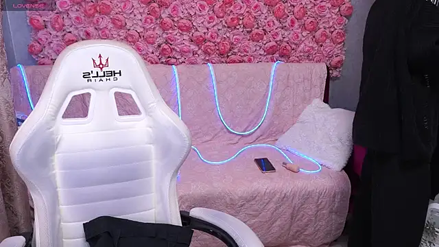 FoxyMayy online show from April 2026 04:18:01 AM