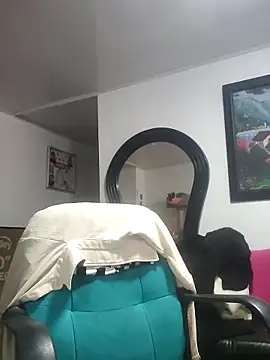 Casandra Cruz online show from October 2025 11:55:01 AM