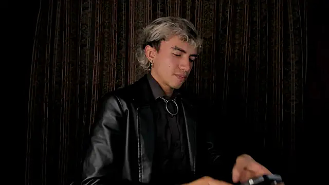 guynextdo0r online show from January 2026 12:25:01 AM