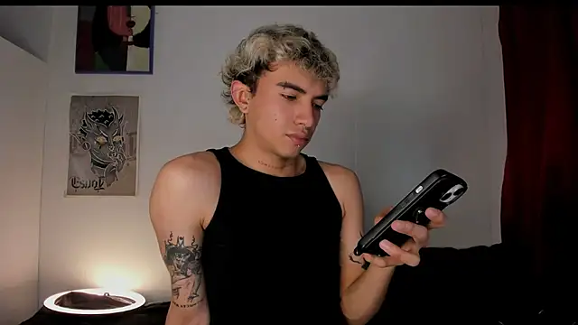 guynextdo0r online show from January 2026 10:35:02 PM