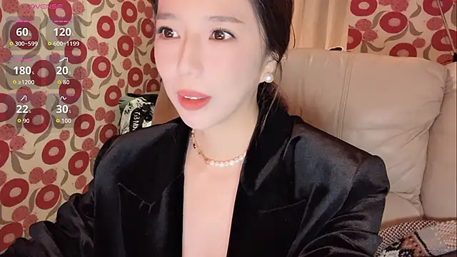 Snapshot of miss-lin chatting on October 2025 12:50:02 PM miss-lin online show from October 2025 12:50:02 PM