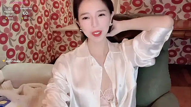 Snapshot of miss-lin chatting on December 2025 01:31:02 PM miss-lin online show from December 2025 01:31:02 PM