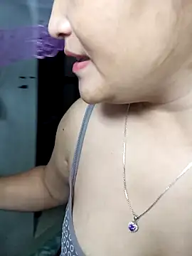 Snapshot of Tamara-a chatting on November 2025 12:36:02 PM Tamara-a online show from November 2025 12:36:02 PM