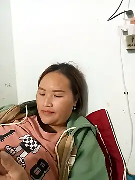 Snapshot of Tamara-a chatting on December 2025 12:54:01 PM Tamara-a online show from December 2025 12:54:01 PM