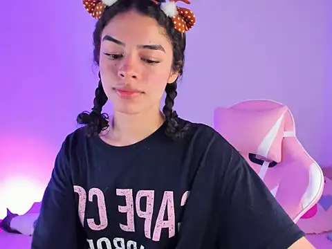 maddy parker   online show from November 2025 09:03:02 PM