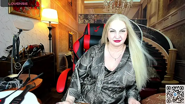Snapshot of Nina_Devillle chatting on July 2026 12:42:01 PM Nina Devillle online show from July 2026 12:42:01 PM