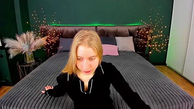 Alina Blonde online show from February 2026 06:34:02 AM