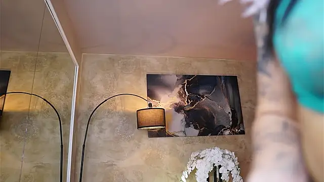 YuliaDesirevska online show from October 2025 05:02:02 PM