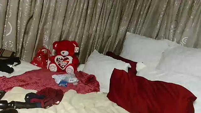 Snapshot of Bustyboobs02xx chatting on February 2026 03:12:02 AM Bustyboobs02xx online show from February 2026 03:12:02 AM