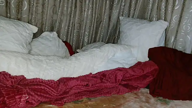 Snapshot of Bustyboobs02xx chatting on February 2026 03:43:01 AM Bustyboobs02xx online show from February 2026 03:43:01 AM