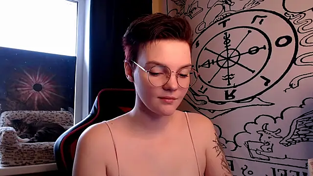 KrisNeal online show from November 2025 08:42:01 AM