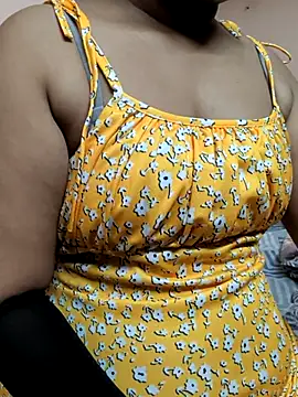 Snapshot of preethi-lovely chatting on October 2025 03:27:01 AM preethi-lovely online show from October 2025 03:27:01 AM
