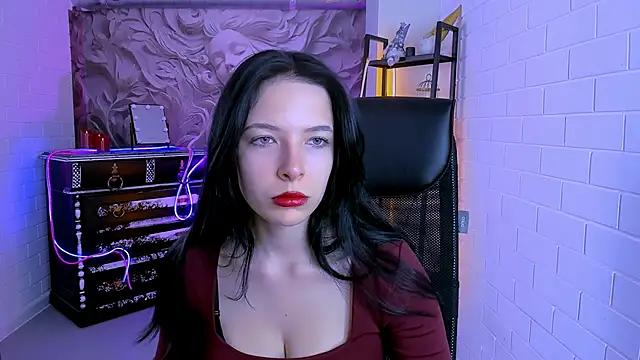 JulsMumi online show from October 2025 09:42:01 AM