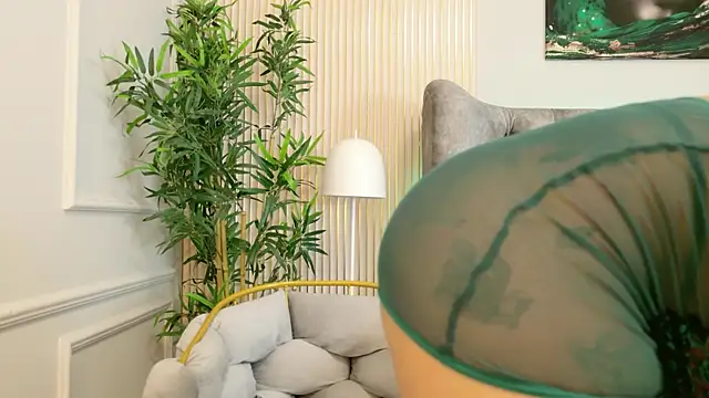 MeganXDesire online show from October 2025 04:46:02 AM