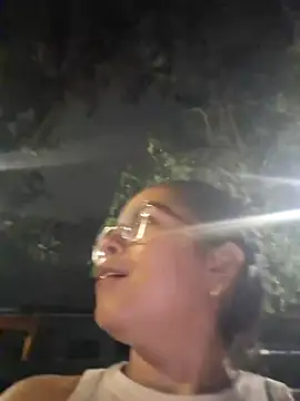 Snapshot of Chloe_y_Dante chatting on September 2025 04:27:01 AM Chloe y Dante online show from September 2025 04:27:01 AM