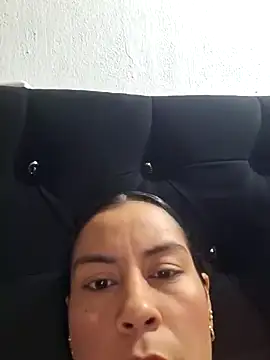 Snapshot of Chloe_y_Dante chatting on October 2025 03:12:01 PM Chloe y Dante online show from October 2025 03:12:01 PM