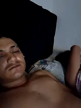 Snapshot of Chloe_y_Dante chatting on November 2025 05:52:01 AM Chloe y Dante online show from November 2025 05:52:01 AM