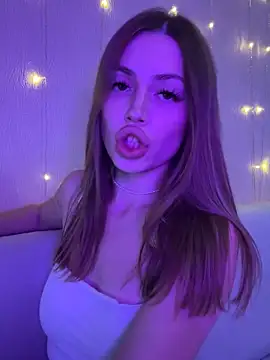 Elizabeth Tay online show from October 2025 05:25:02 PM