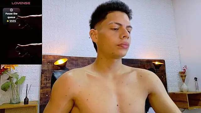 Snapshot of JhosuaVega chatting on October 2025 09:13:01 PM JhosuaVega online show from October 2025 09:13:01 PM