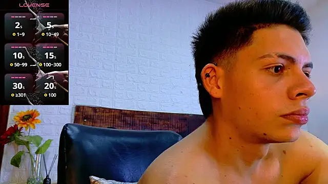 Snapshot of JhosuaVega chatting on October 2025 07:07:02 PM JhosuaVega online show from October 2025 07:07:02 PM