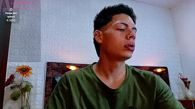 Snapshot of JhosuaVega chatting on November 2025 10:07:02 PM JhosuaVega online show from November 2025 10:07:02 PM