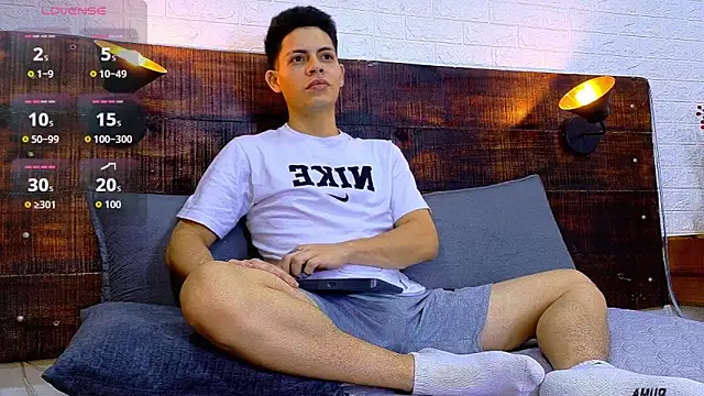 Snapshot of JhosuaVega chatting on December 2025 01:46:02 AM JhosuaVega online show from December 2025 01:46:02 AM